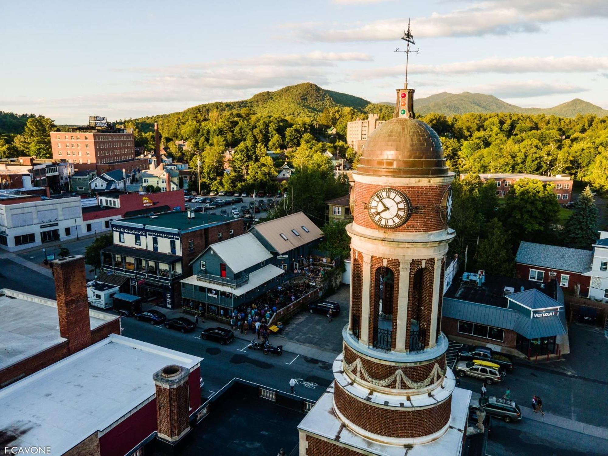 Voco Saranac Ny - Waterfront By Ihg
