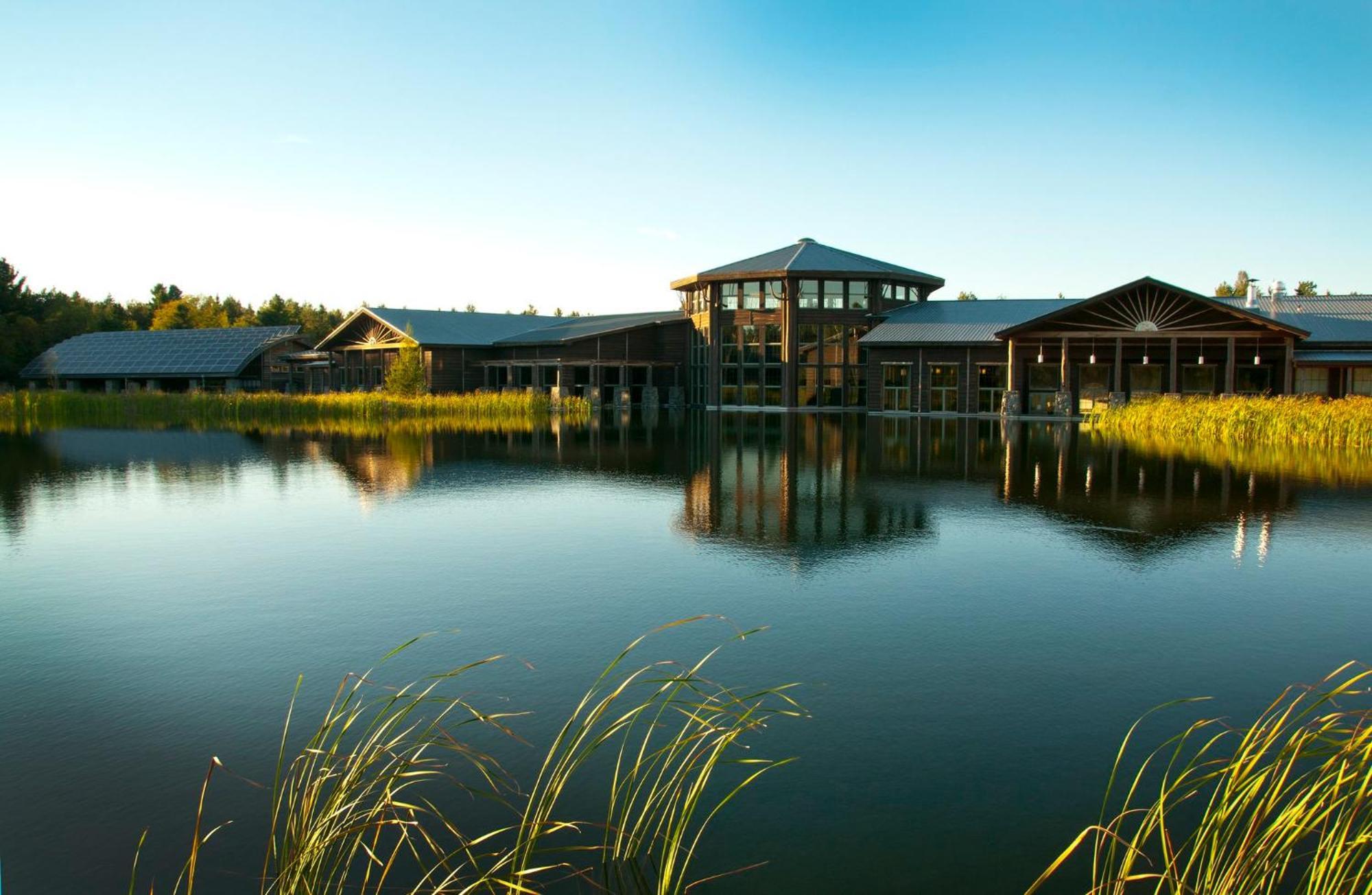 Voco Saranac Ny - Waterfront By Ihg