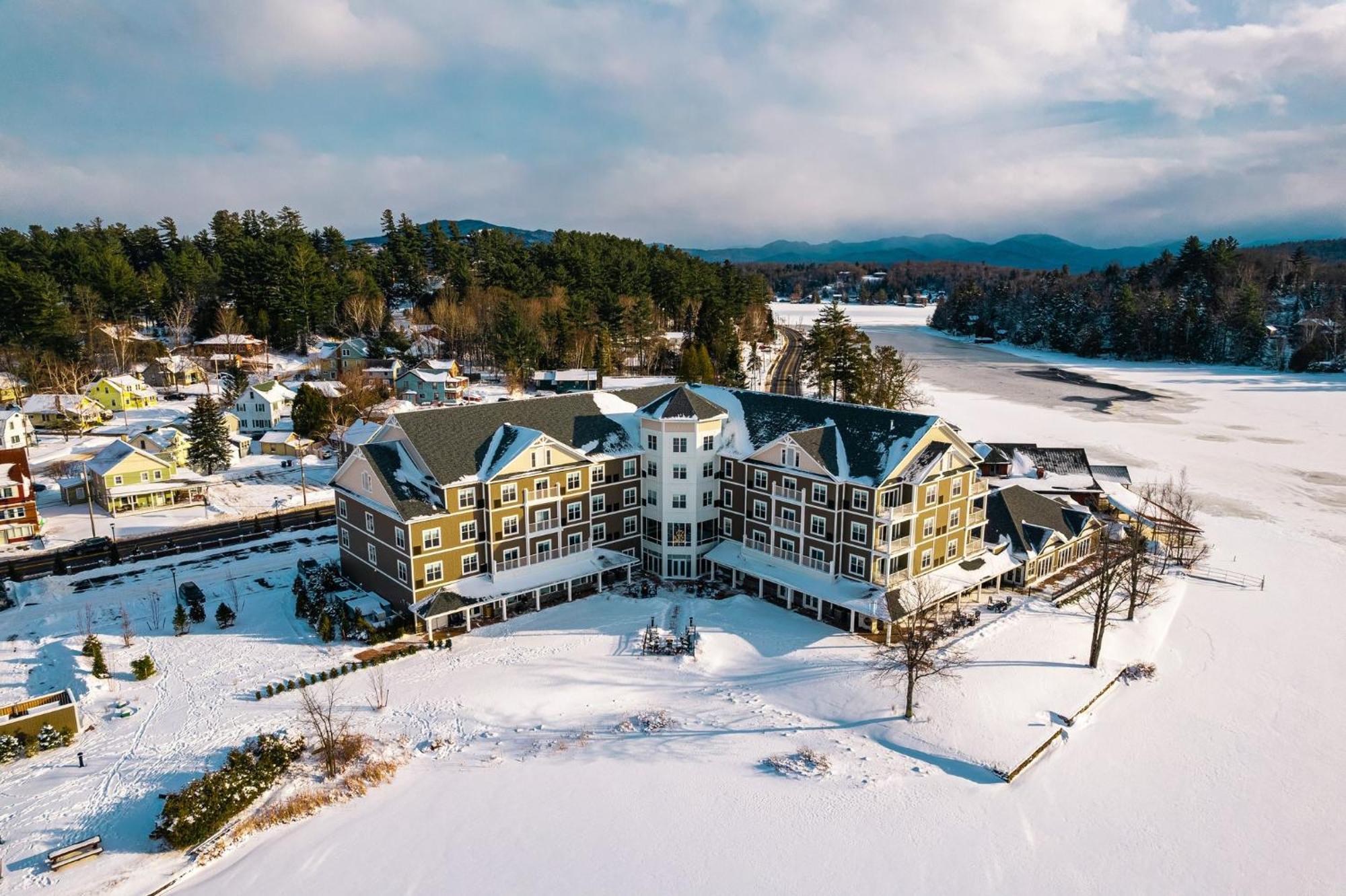 Voco Saranac Ny - Waterfront By Ihg